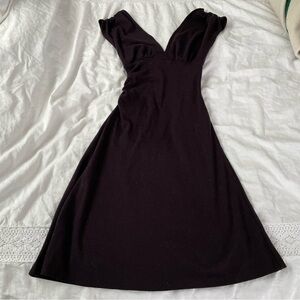 Diane von Furstenberg SZ 6 wool deep v neck dress 100% wool dark purple